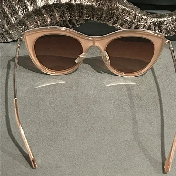 GANSEVOORT SUNGLASSES Blush by Alice & Olivia - Picture 3 of 4